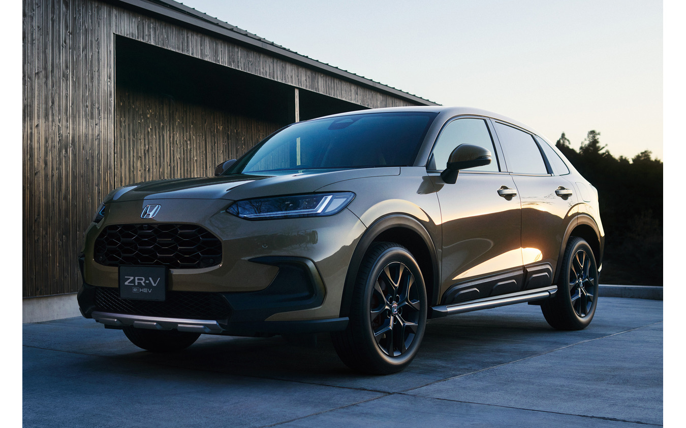 Honda ZR-V обновился: черная решетка и Google в каждой версии