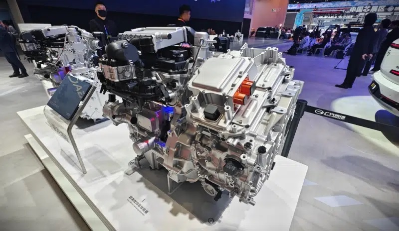 Geely i-HEV уже в серии: расход 2,22 л/100 км подтвердил Гиннесс
