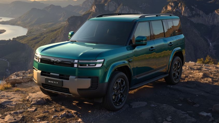 BYD Ti7 впервые едет в Британию: угроза Land Rover и Audi
