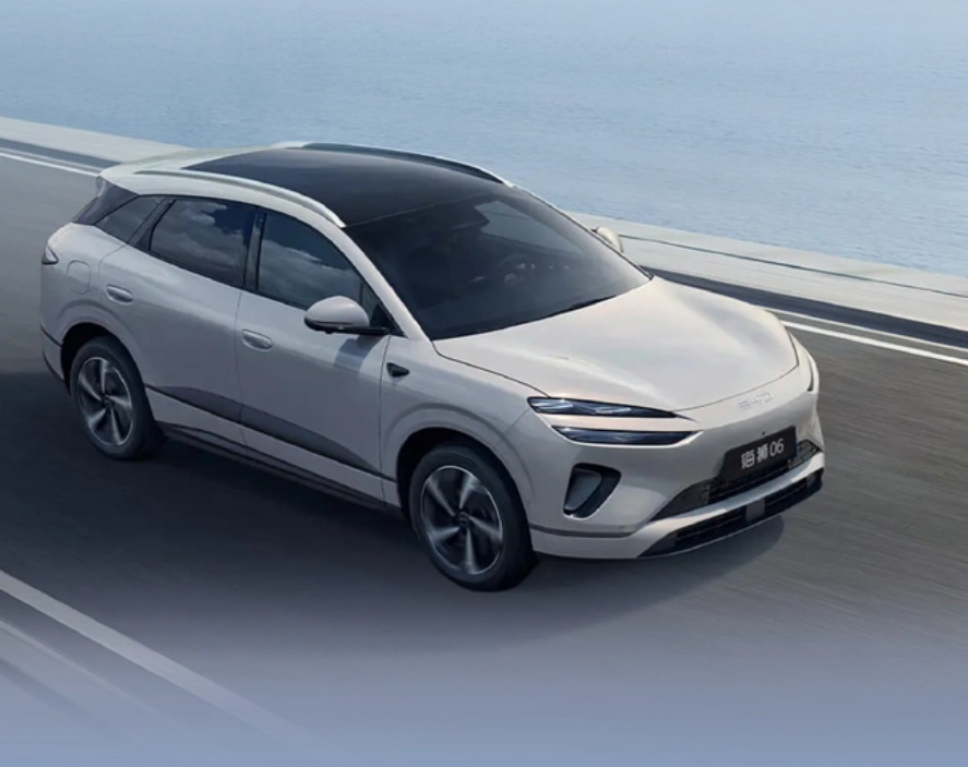 BYD обновил Sea Lion 06 DM-i 2026: 310 км на электротяге от 129 900 юаней