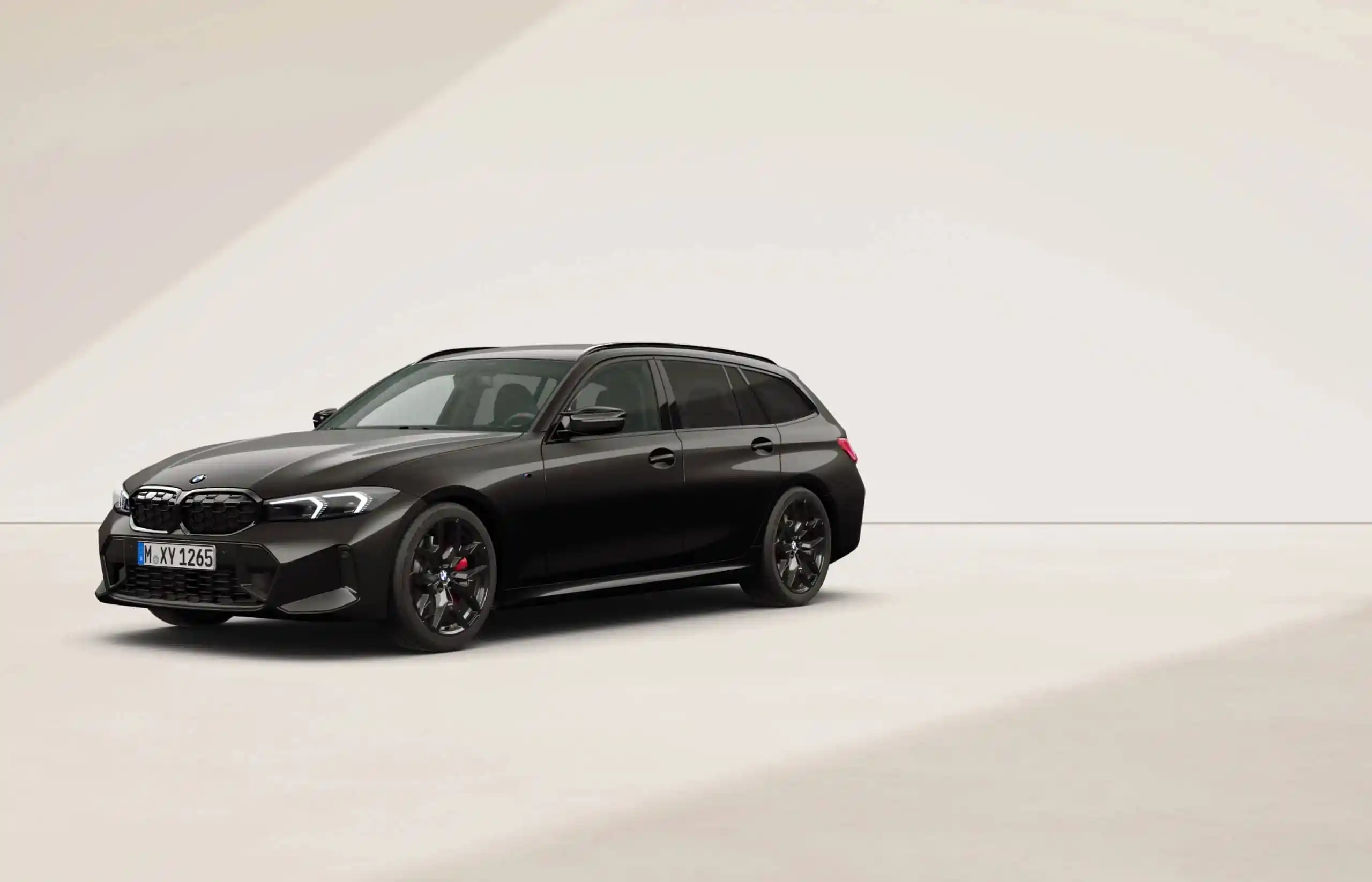 BMW 3-й серии прощается: последнее поколение G20 получило пакет Dark Night