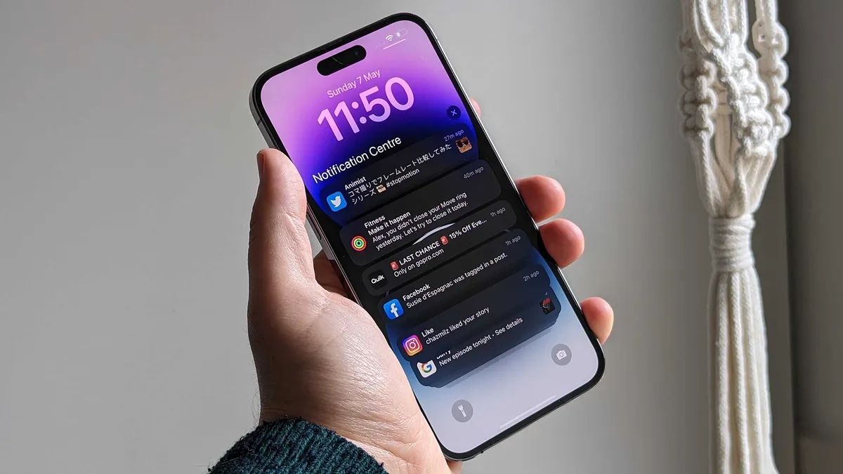 iPhone спас жительницу Уэльса: авто упало со склона в 330 футов