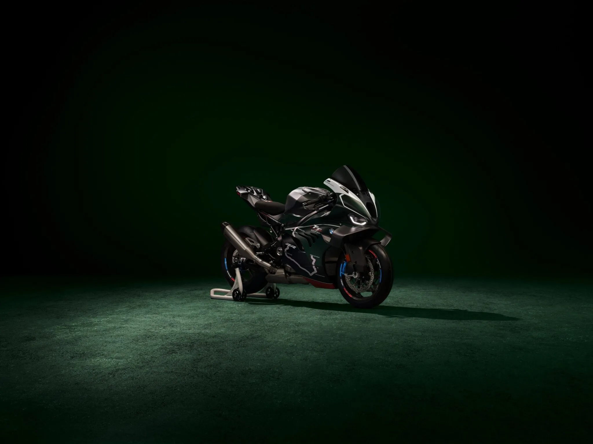 BMW выпустила M 1000 RR Isle of Man TT: всего 115 штук