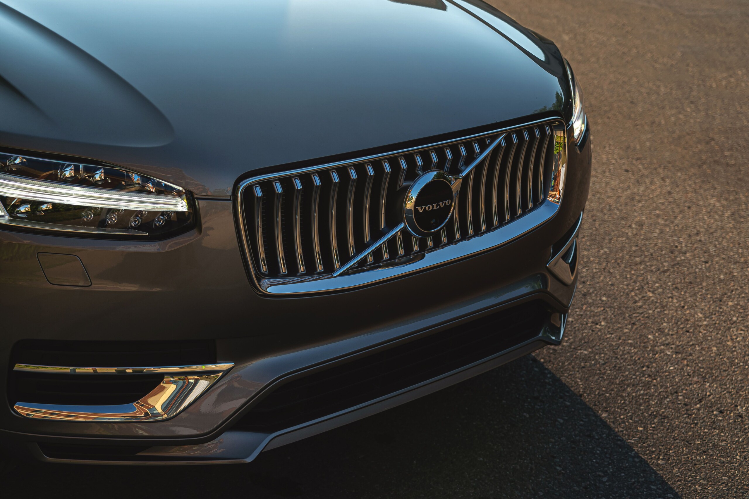 Глава Volvo Самуэльссон назвал платные подписки на функции авто бесперспективными