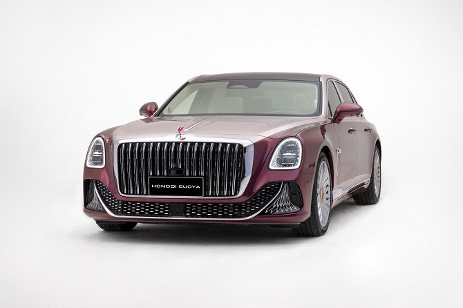 Эксперт Блинов оценил шансы Hongqi Guoya против Mercedes-Maybach в РФ