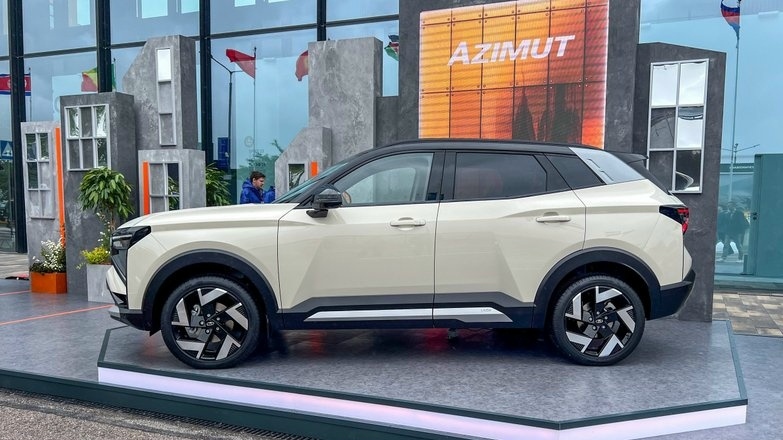 События недели, ч.1: раскрыты цены Lada Azimut, премьера Jetour Traveler 8 и почему навигаторы показывают несуществующие камеры