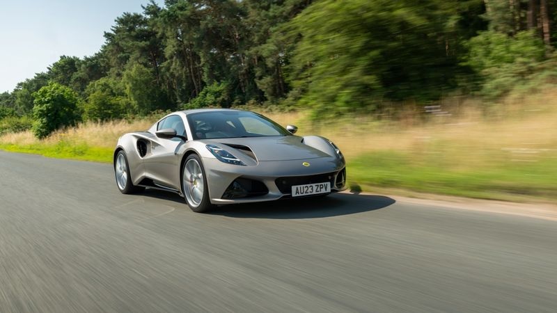 Lotus Emira второго поколения получит гибрид V6 в 2027 году