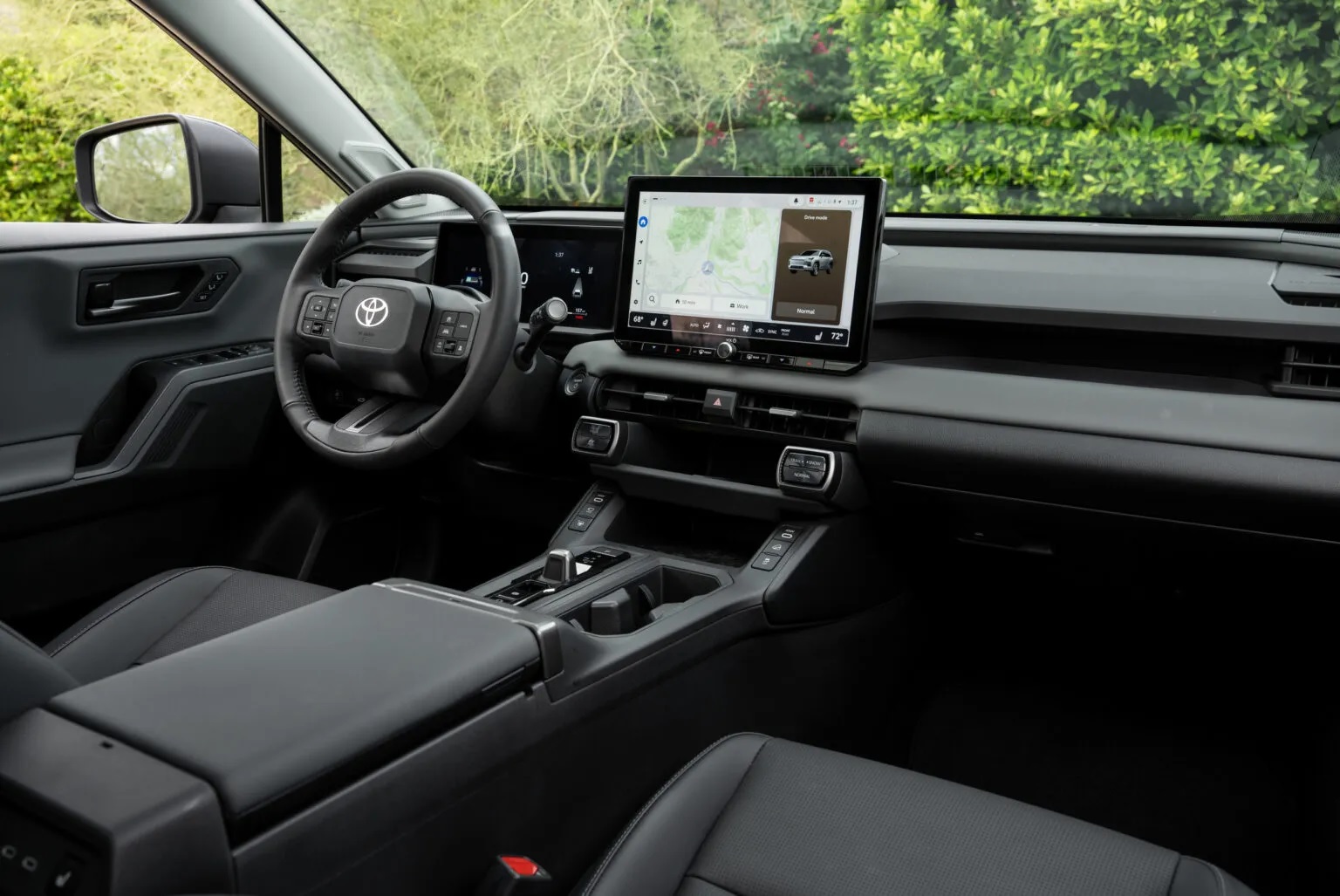 Toyota намекнула на пикап на базе RAV4 с гибридом