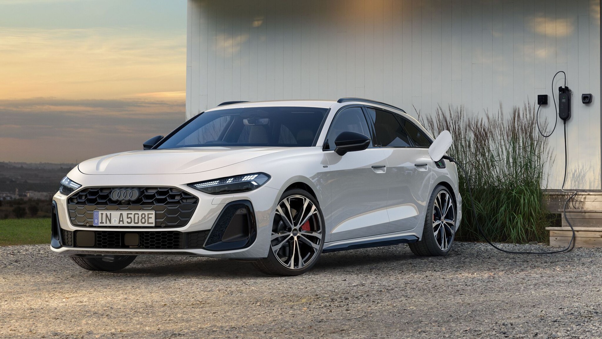 Audi A5 TFSI e-hybrid дебютировал в Японии: 367 л.с. и 110 км на электротяге