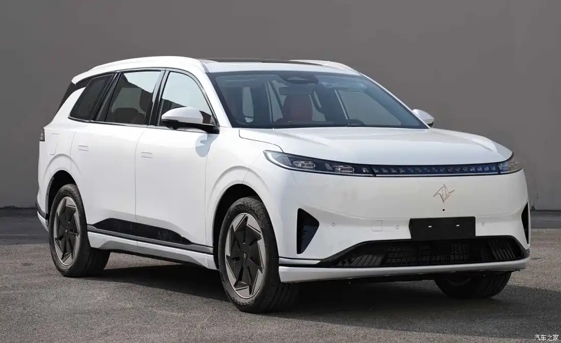 Dongfeng Yipai eπ008 стал мощнее на 30 кВт в новом исполнении