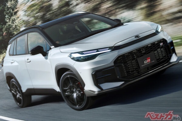 Toyota Corolla Cross GR разогналась до 127 км/ч на трассе