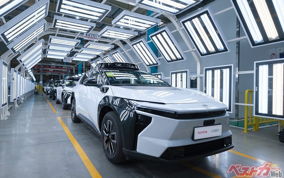 GAC и Toyota начали выпуск беспилотных такси на базе bZ4X