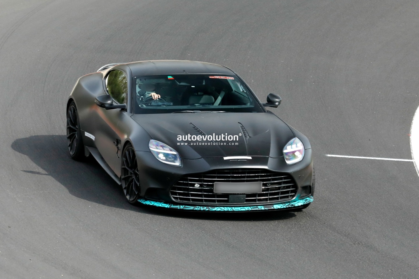 Aston Martin Vanquish Super GT 2027 замечен на Нюрбургринге