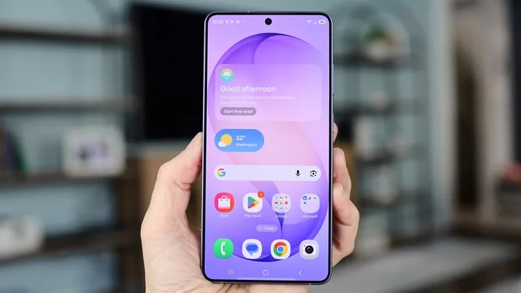 Samsung готовит Galaxy S27 Pro с экраном 6,47 дюйма