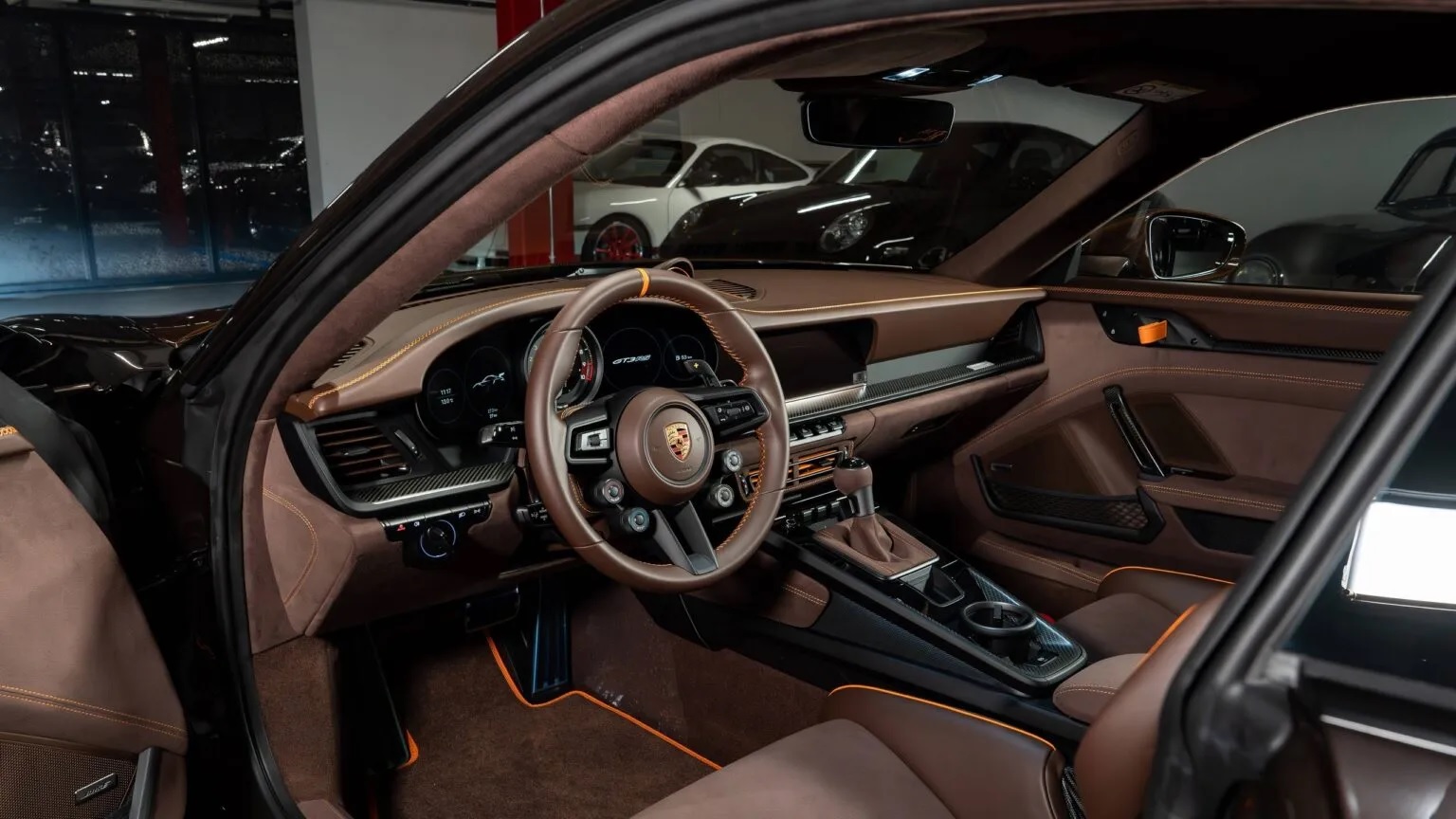 Porsche 911 GT3 RS в цвете Macadamia Metallic показали на фото