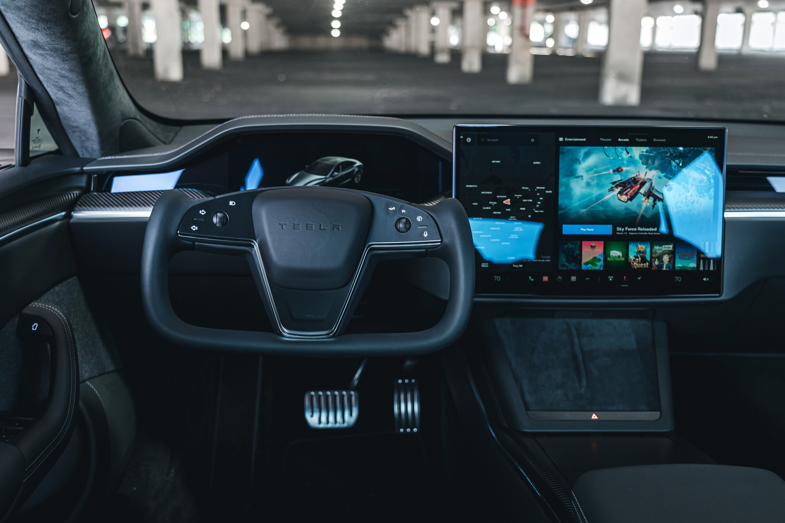 Tesla обновила FSD 14.3.3: предупреждения водителю стали реже
