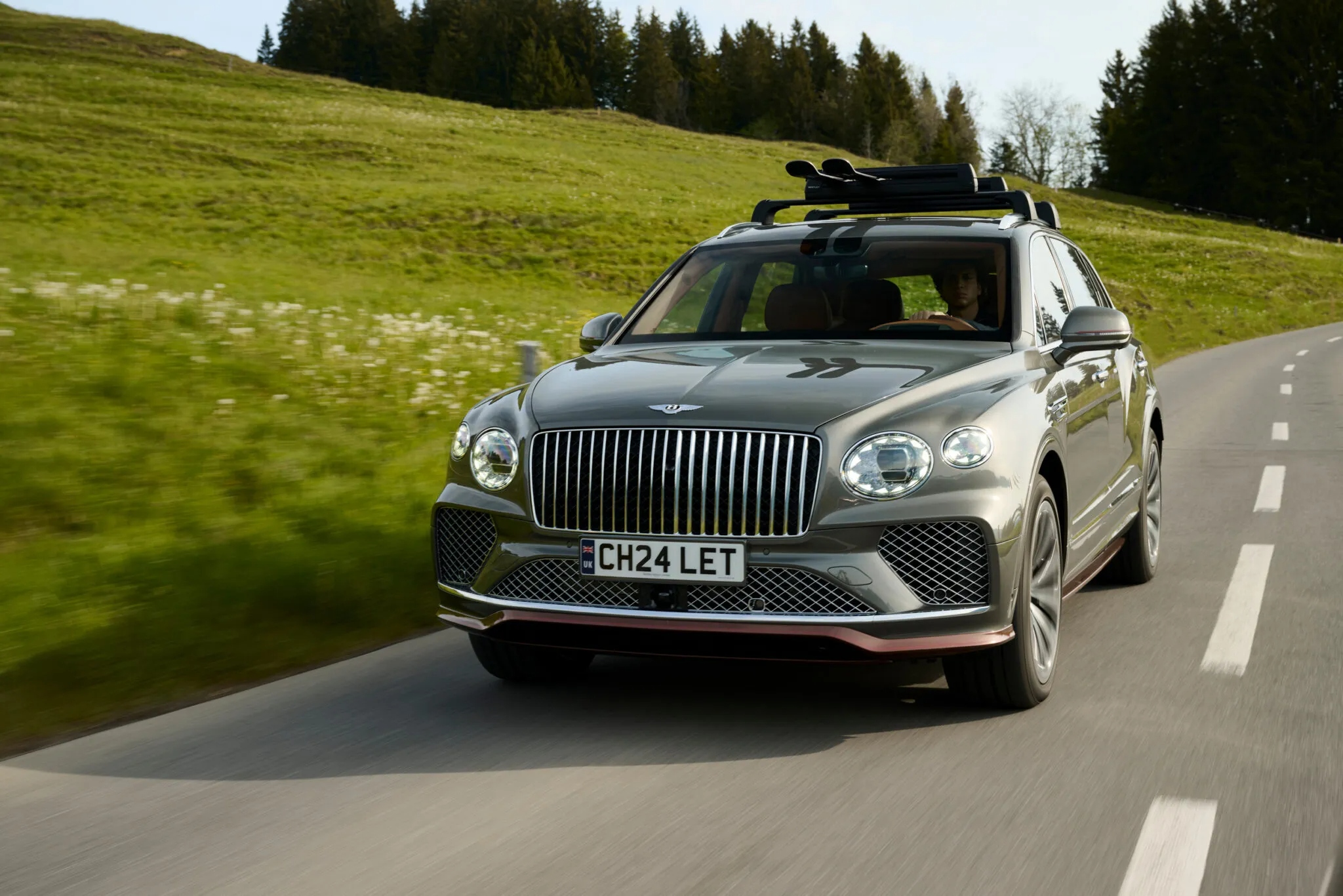 Bentley Bentayga EWB Chalet Edition создали совместно с блогером