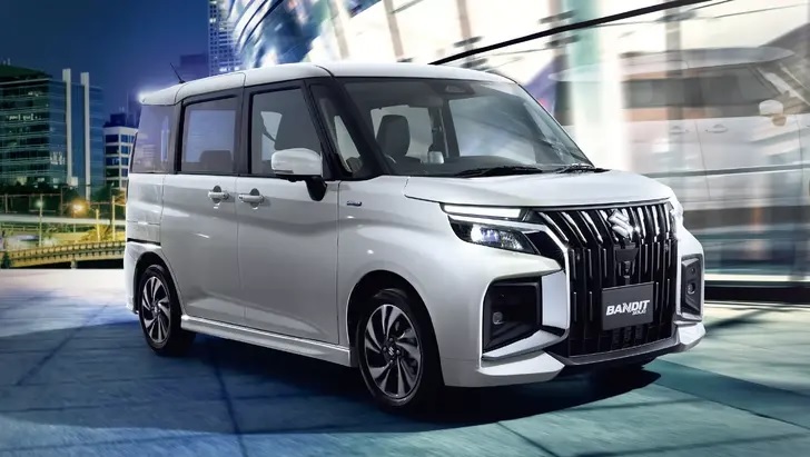 В Находке продают двухцветный компактвэн Suzuki Solio за 990 тыс. рублей