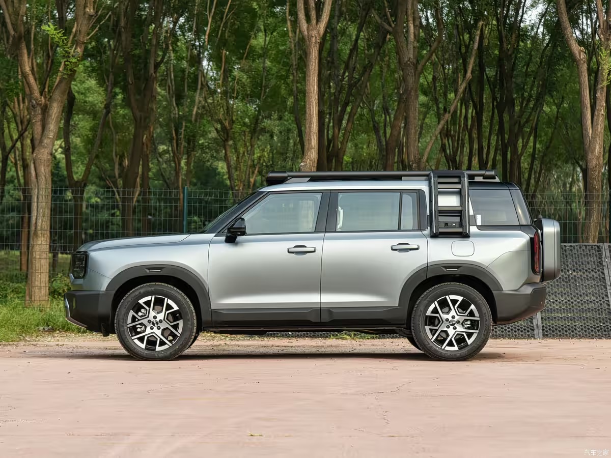 Beijing снизил цену BJ30 Traveler на 33 000 рублей