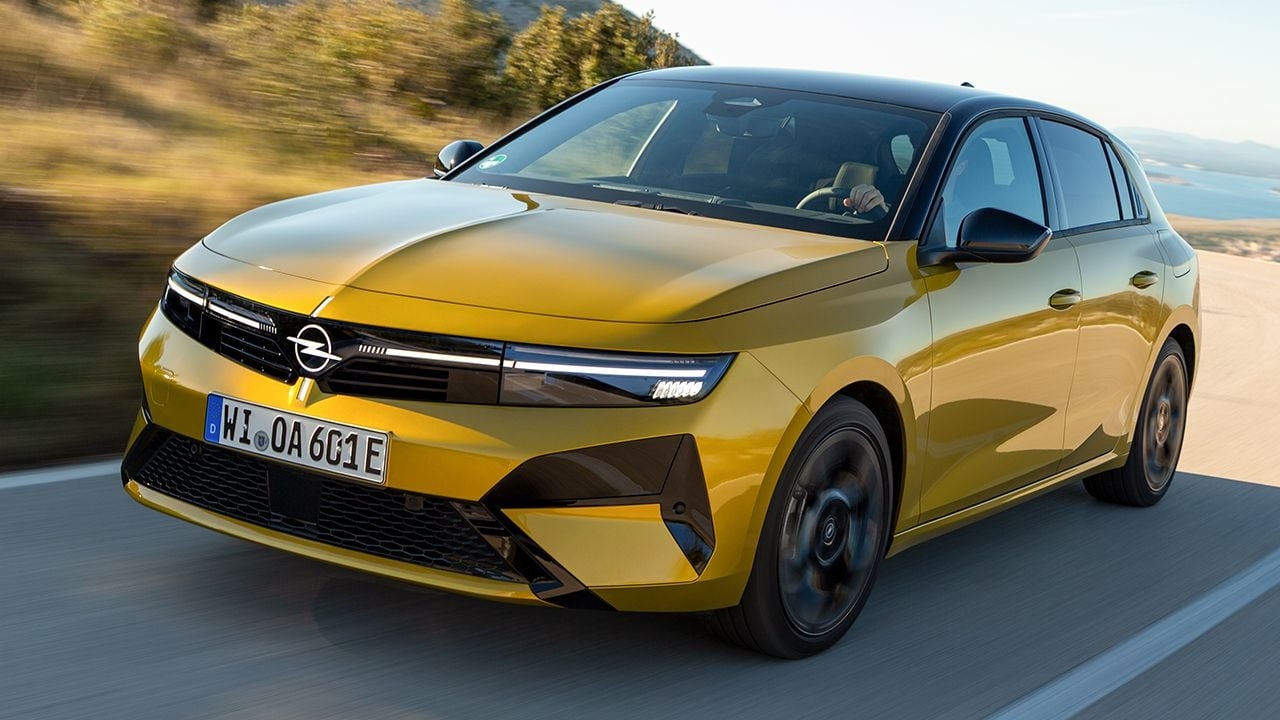 Обновленный Opel Astra выходит за 22 236 евро — с гибридом и богатой базой