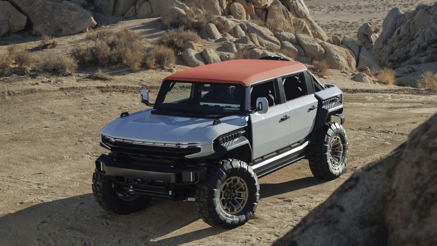 GM показал концепт GMC Hummer X в виде пикапа и внедорожника