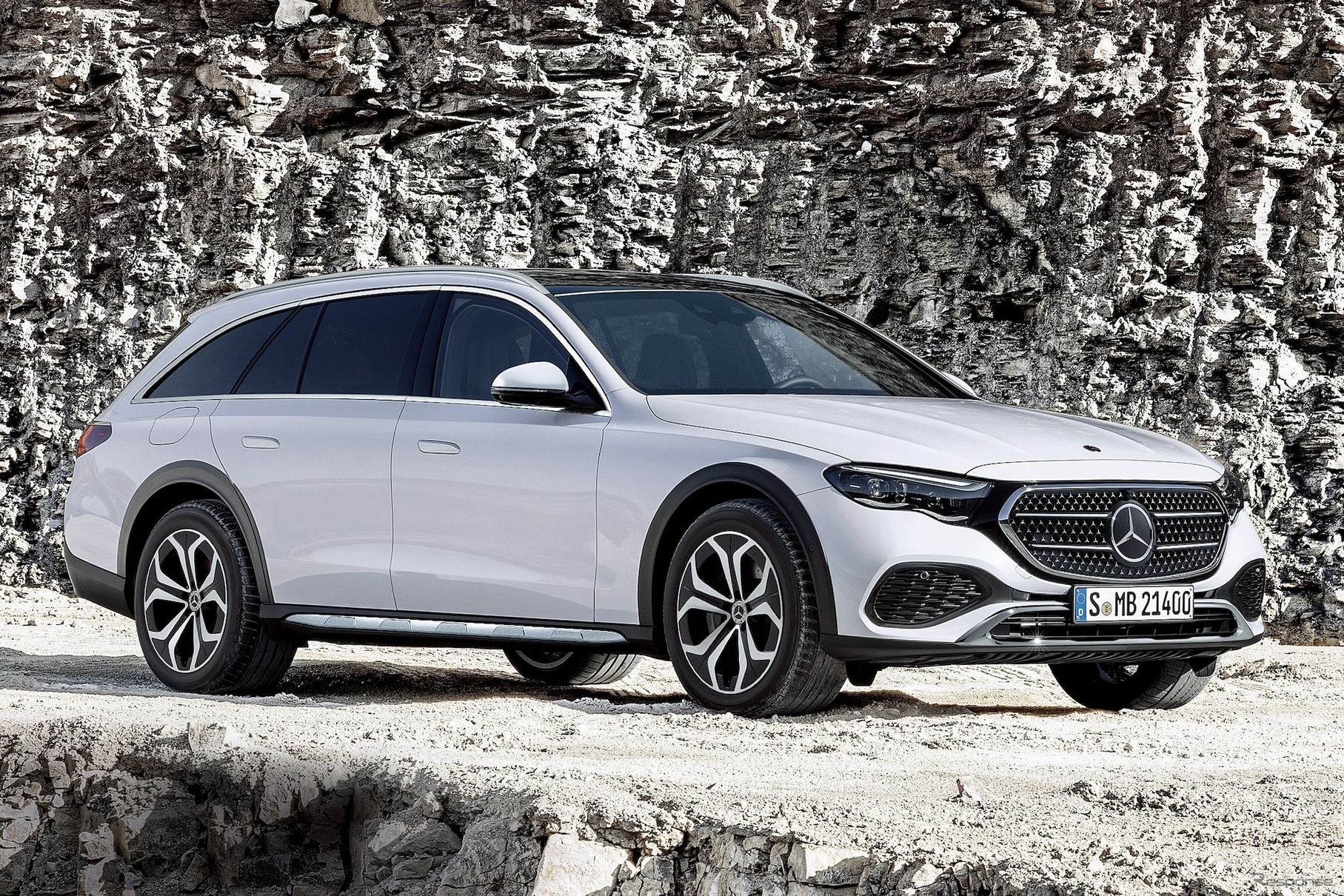 Mercedes-Benz отзывает 4141 авто в Японии из-за сбоя экстренной связи