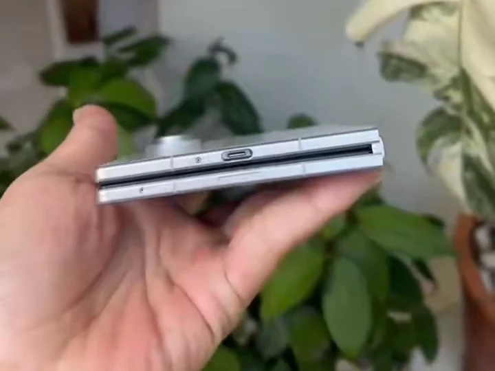 Инсайдер Диксон показал новый широкий Samsung Galaxy Z Fold