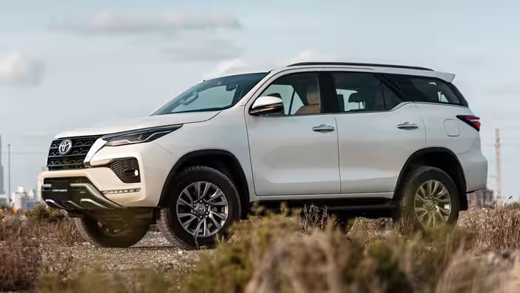 В Красноярске продают Toyota Fortuner с дизелем на 150 л.с. за 4,65 млн рублей