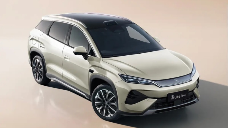 BYD Song Ultra DM-i дебютировал: 310 км на электротяге за 1,35 млн рублей