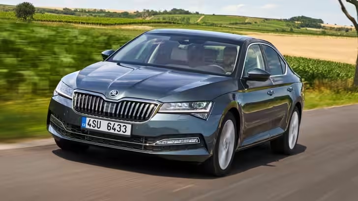 Во Владивостоке начали возить Skoda Superb под заказ за 1,45 млн