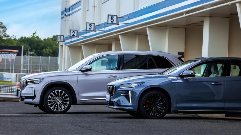 Geely Preface i-HEV обогнал Toyota Camry на японском треке Цукуба