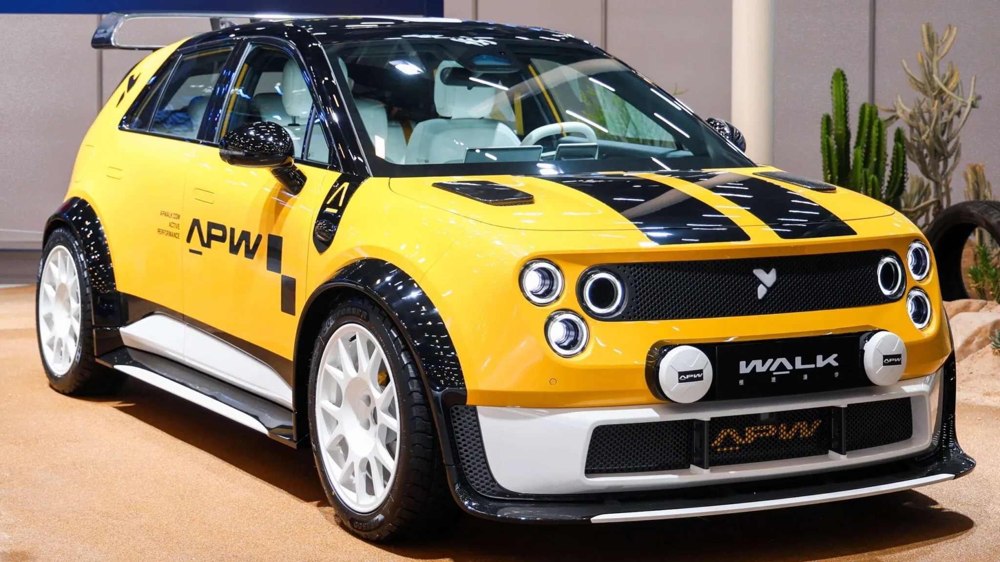 Китайский Firefly и французский Alpine A290 случайно стали двойниками