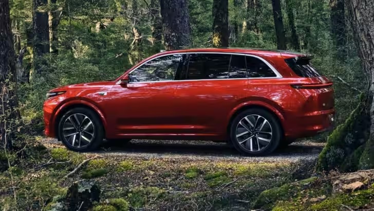 Li Auto изменил цены на гибриды Lixiang L6 и L7 в РФ