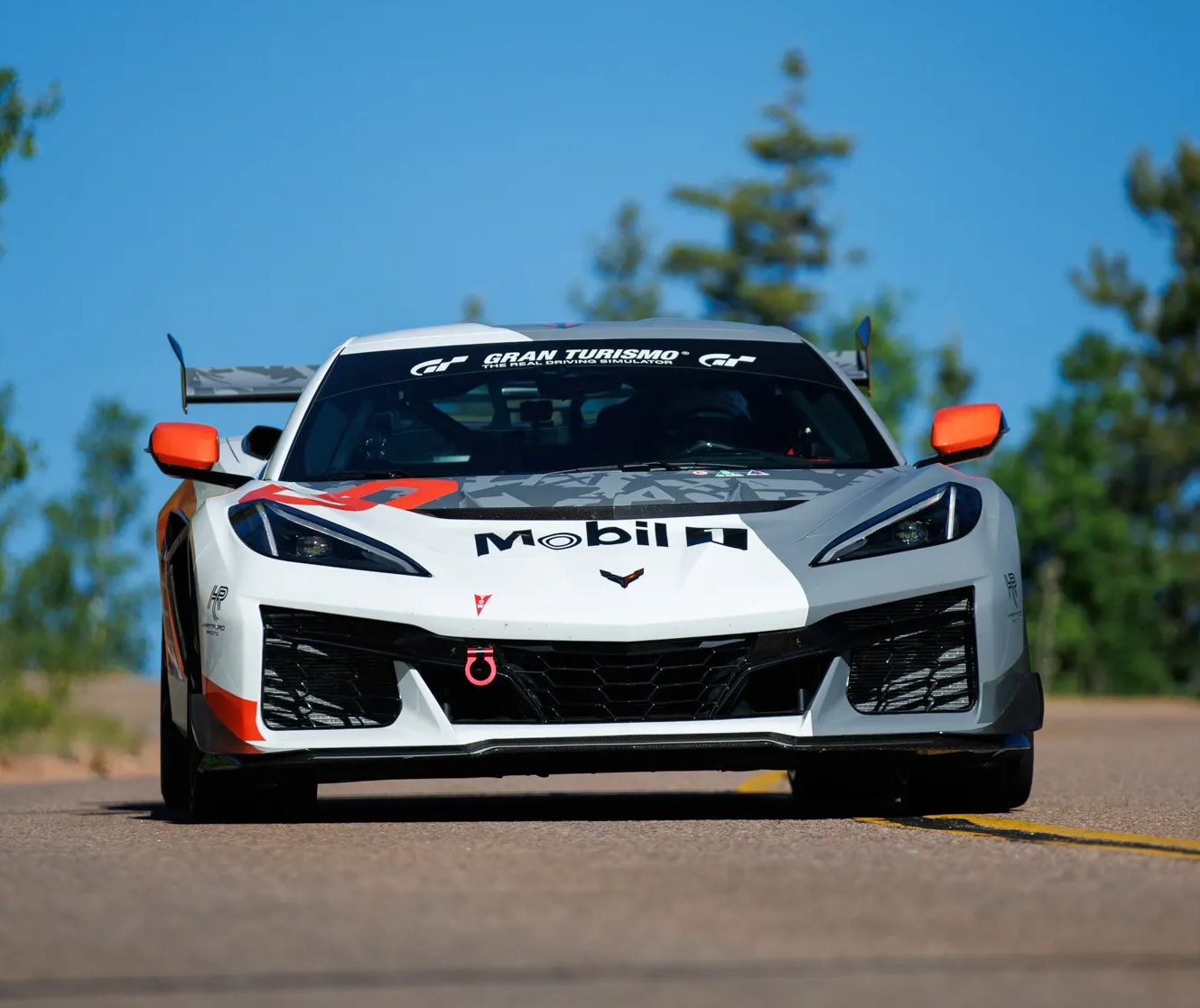 Corvette ZR1X побил рекорд Пайкс-Пик на 23 секунды