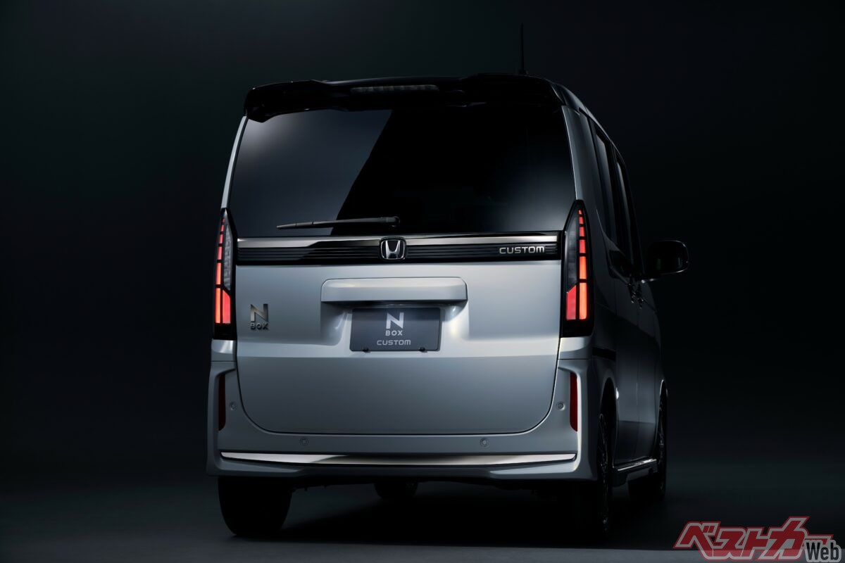 Honda обновила N-BOX Custom: агрессивный облик вместо сдержанности
