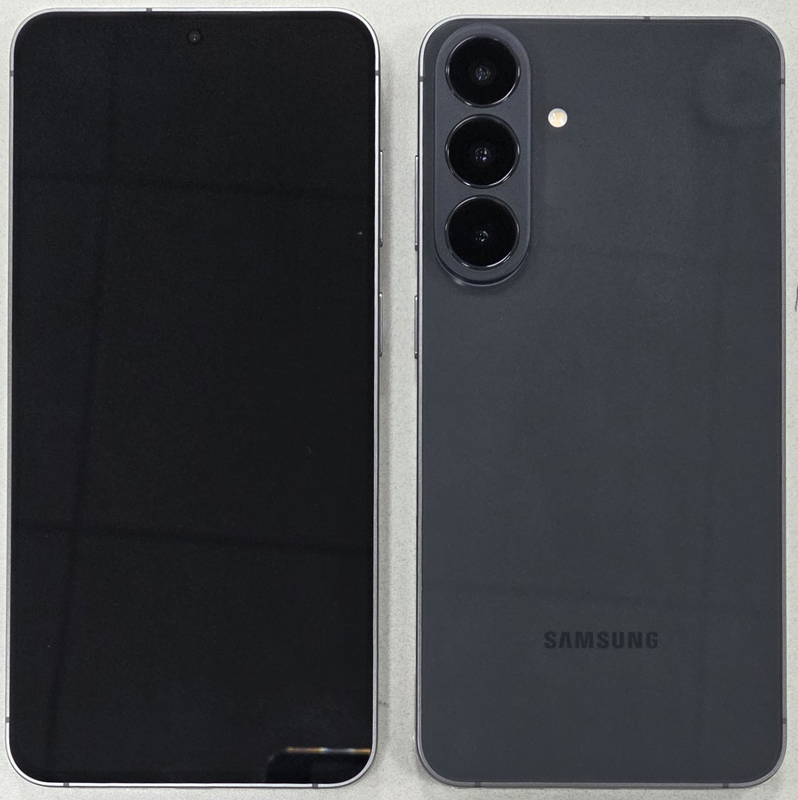 Samsung Galaxy S26 FE впервые засветился на фото: новый дизайн камер