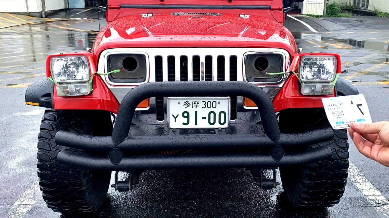 Американец прошел японский техосмотр на Jeep с фарами из картона и скотча