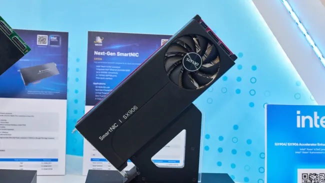 Senao уместила сервер на Intel Xeon 6 в слот PCIe