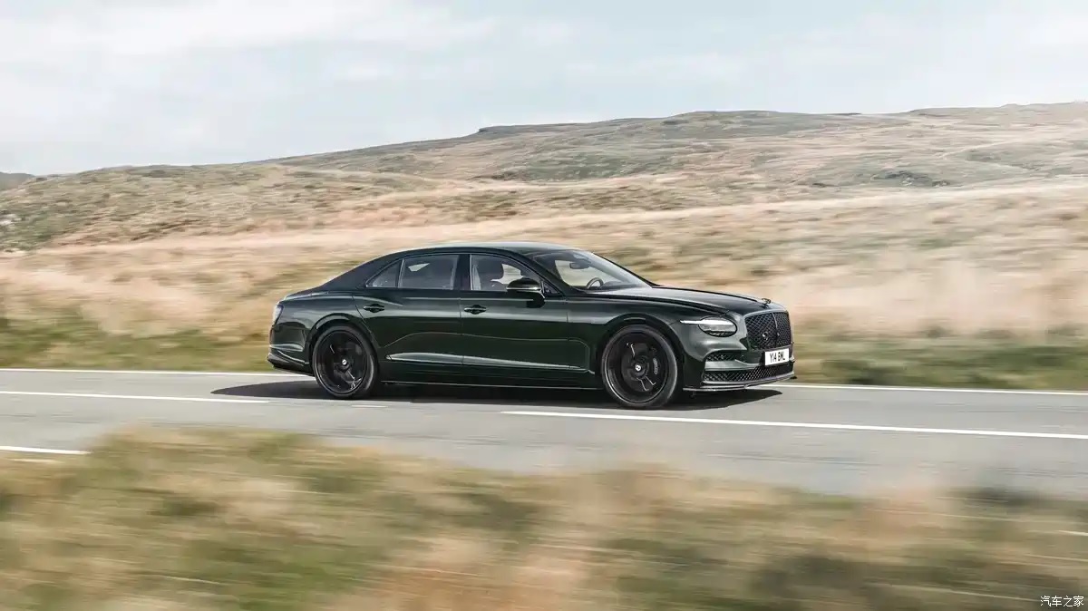 «Живые» фото нового Bentley Flying Spur: гибрид V8 на 680 л.с.