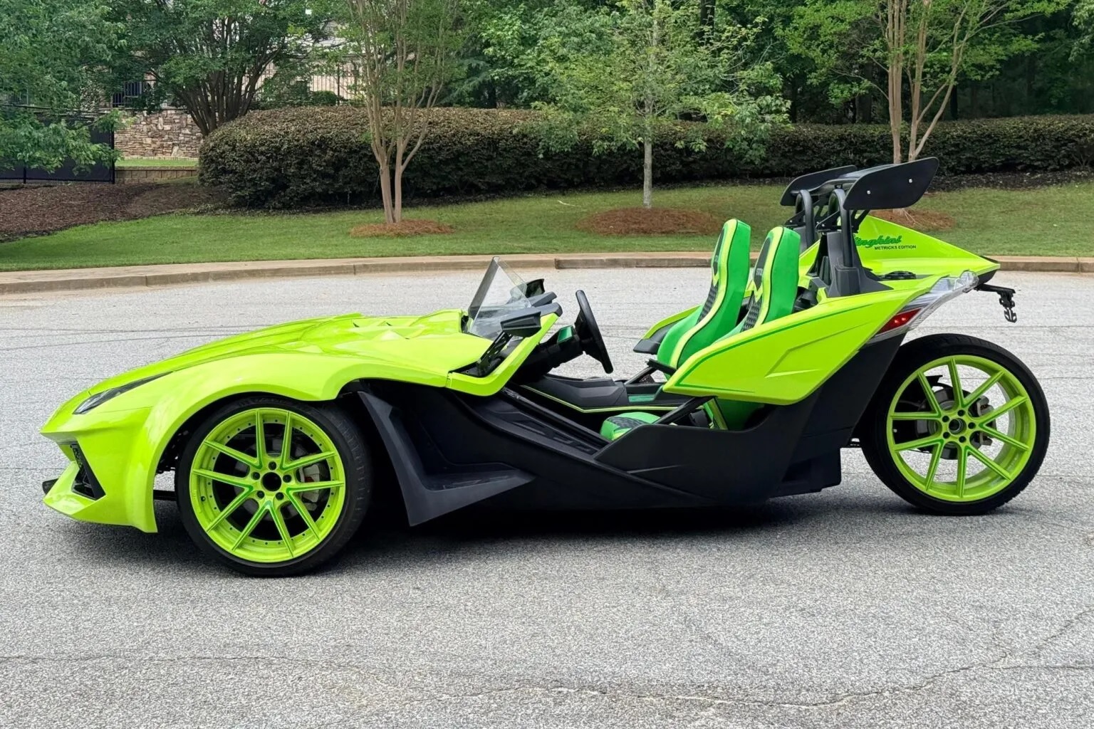 Трёхколёсник Polaris с обвесом Lamborghini Aventador не нашёл покупателя