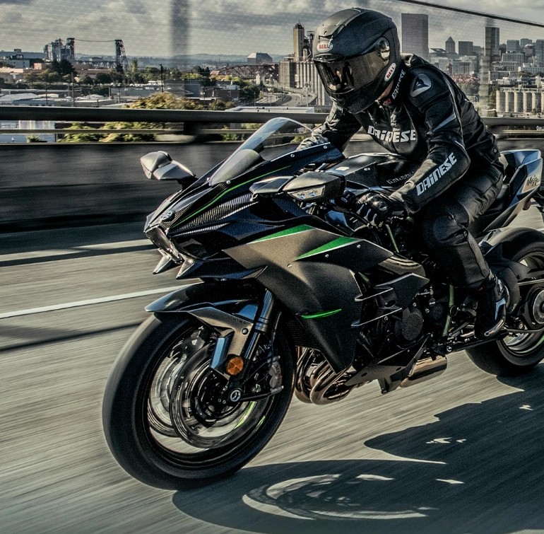 Kawasaki H2 Carbon за 442 тыс. юаней: 243 л.с. и гоночные гены