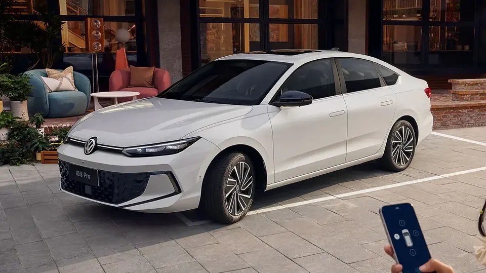 В РФ начались продажи китайского седана Volkswagen Lavida Pro