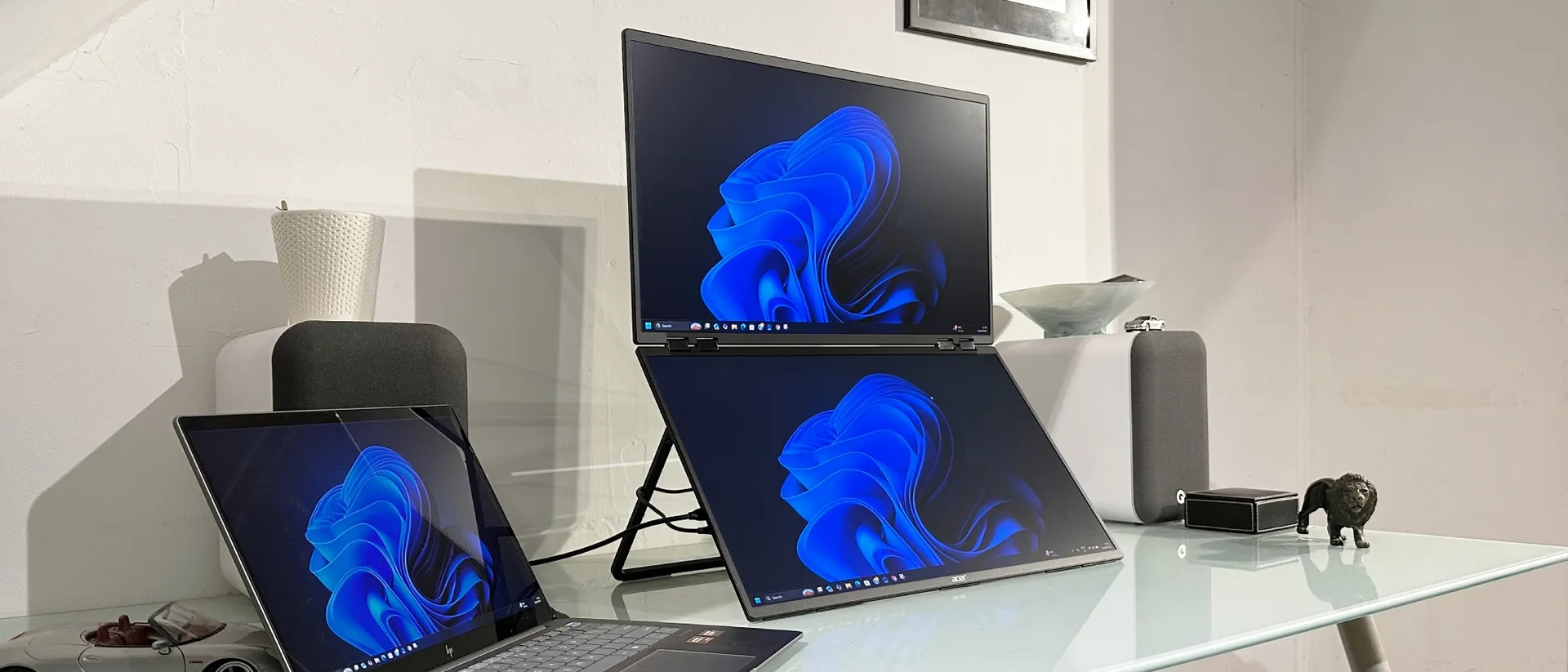 Acer выпустил складной двойной монитор 24 дюйма для командировок