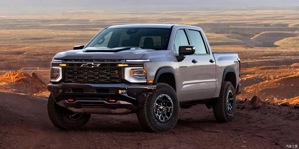 Chevrolet рассекретил обновленный Silverado с тремя моторами и тремя экранами