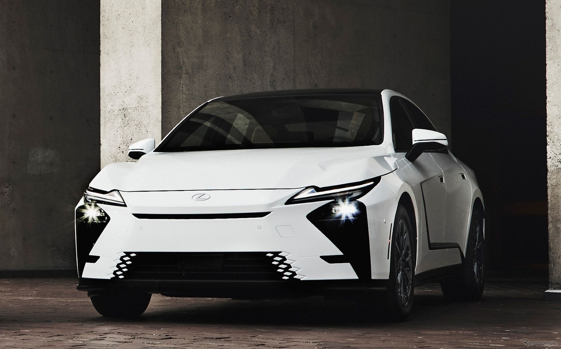 Visteon впервые установит 12,3-дюймовый дисплей в новый Lexus ES