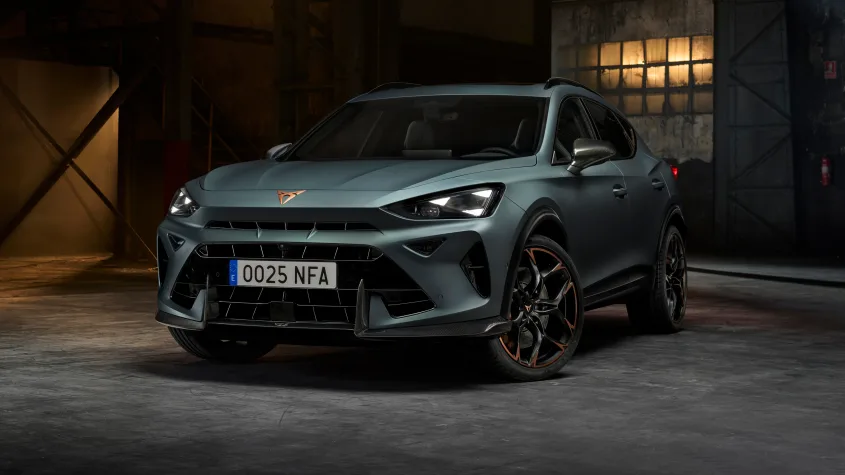 Cupra Formentor VZ5 получил медные диски и 4 выхлопных патрубка