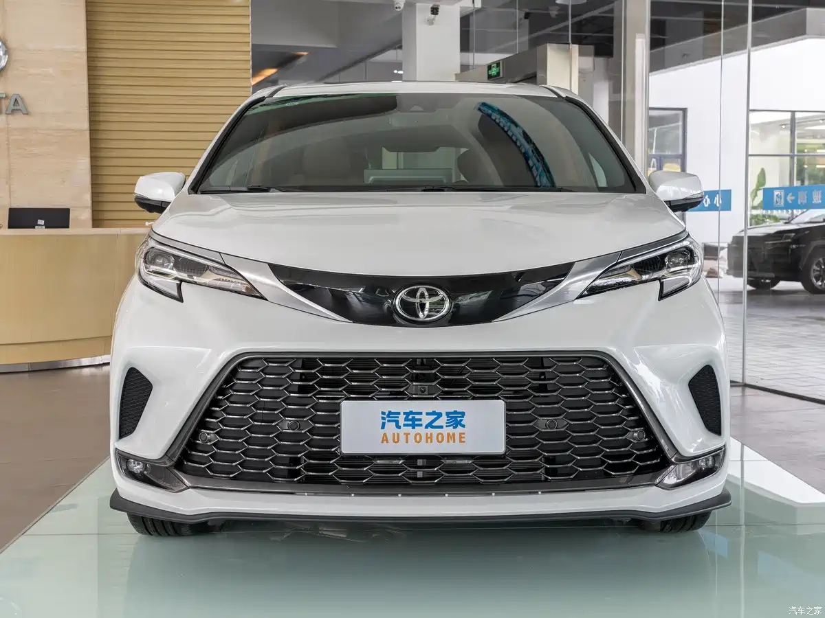 Замечена рестайлинговая Toyota Granvia 2027: старт продаж 2 июля